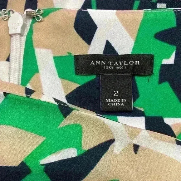 Ann Taylor Geometric Green Dress EUC Size 2 - Picture 5 of 11